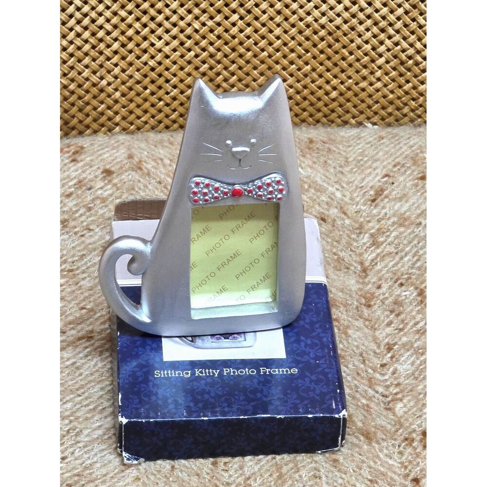Cobble Creek Sitting Kitty Photo Frame - Silver